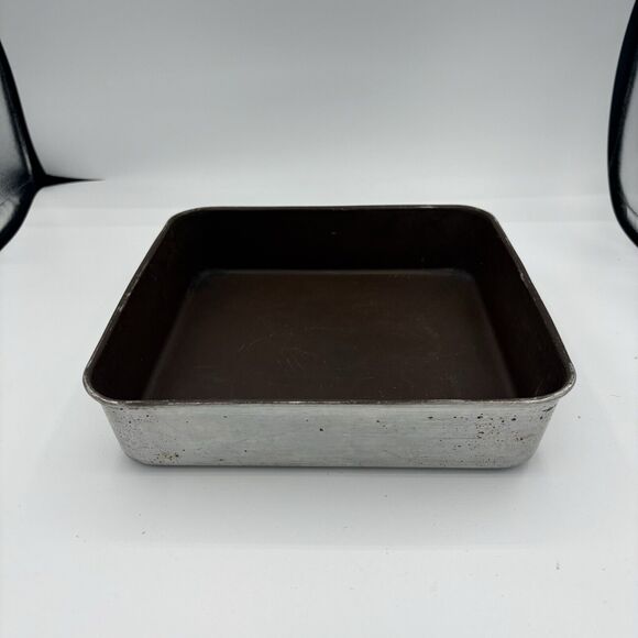 West Bend Baking Pan 9"x9"x2" Square Bakeware Cake Bar Dessert Vintage‎ - Picture 1 of 7